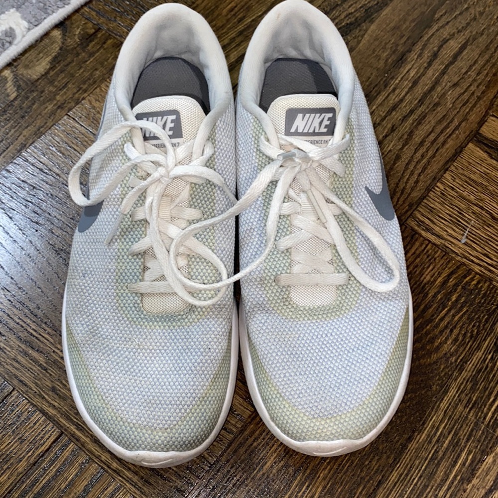 Women’s Nike flex experience RN 7 sneakers